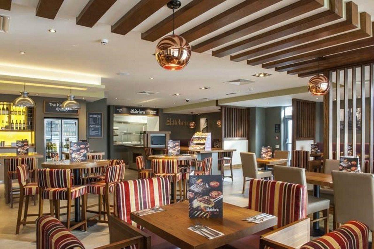 Premier Inn Premier Inn 威特尼 外观 照片